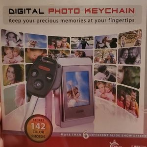 NWOT Digital Photo Keychain